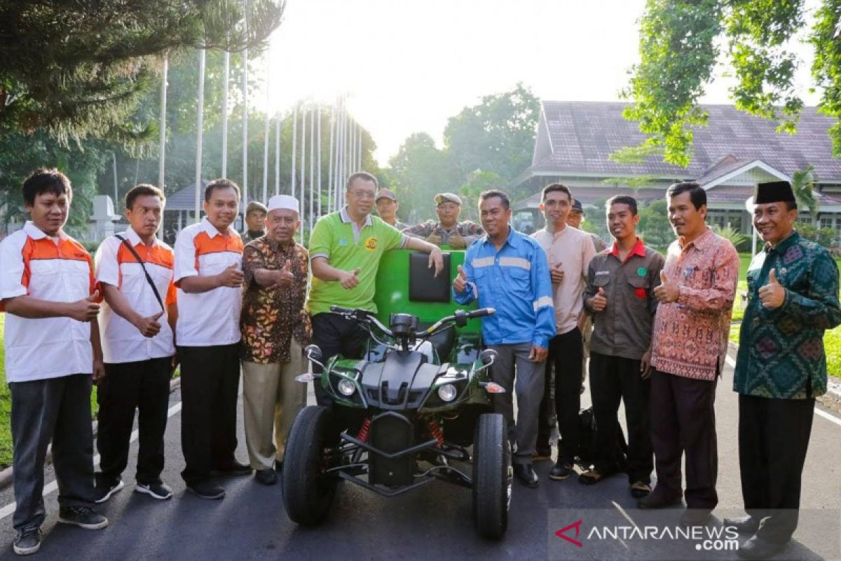 Siswa SMKN I Lingsar Lombok Barat bikinmotor listrik ramah lingkungan