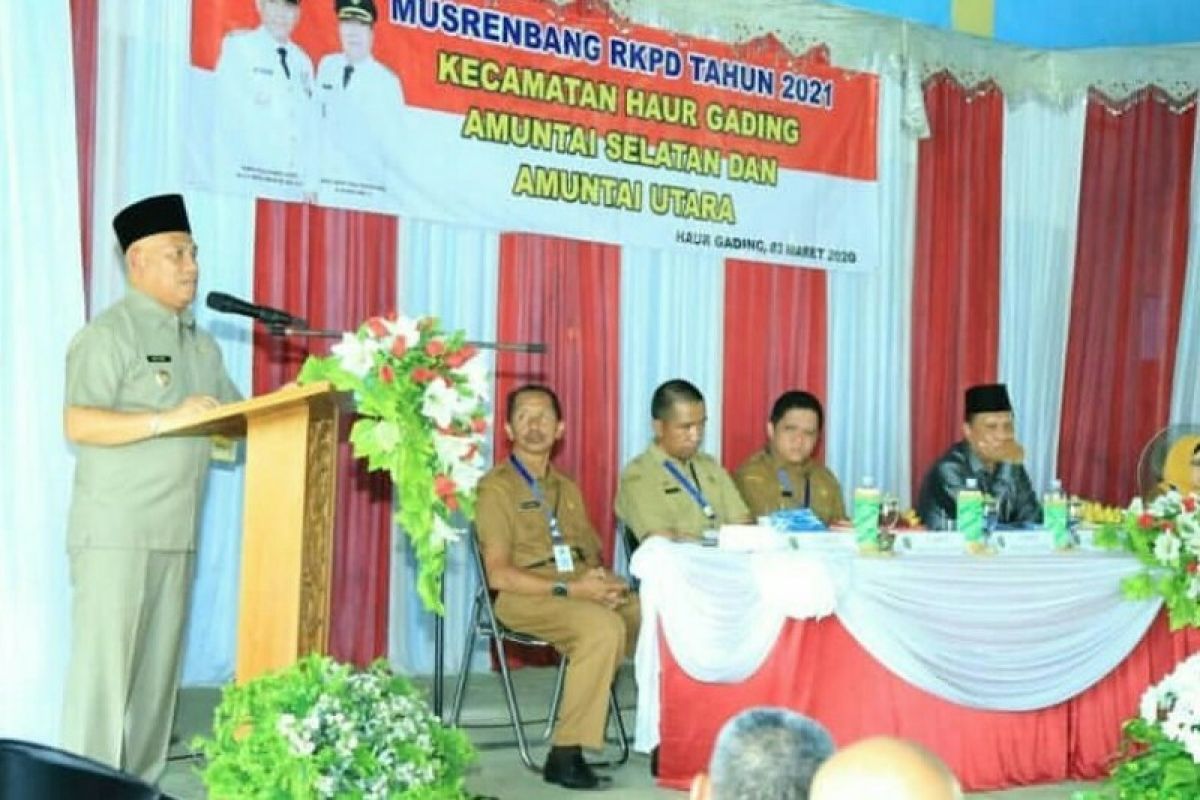 Pemkab 'angkat tangan' perbaiki jalan longsor tepi sungai