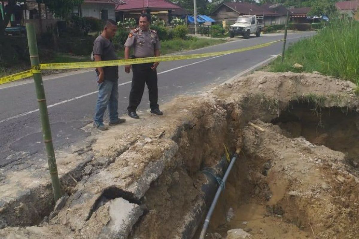 Polres Simalungun pasang garis polisi di kawasan longsor Panei