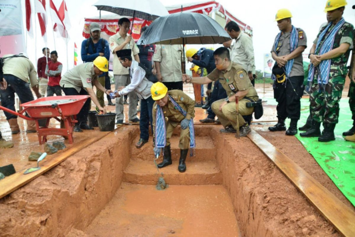 Wabup Kayong Utara hadiri peletakan batu pertama PKS Jalin Vaneo