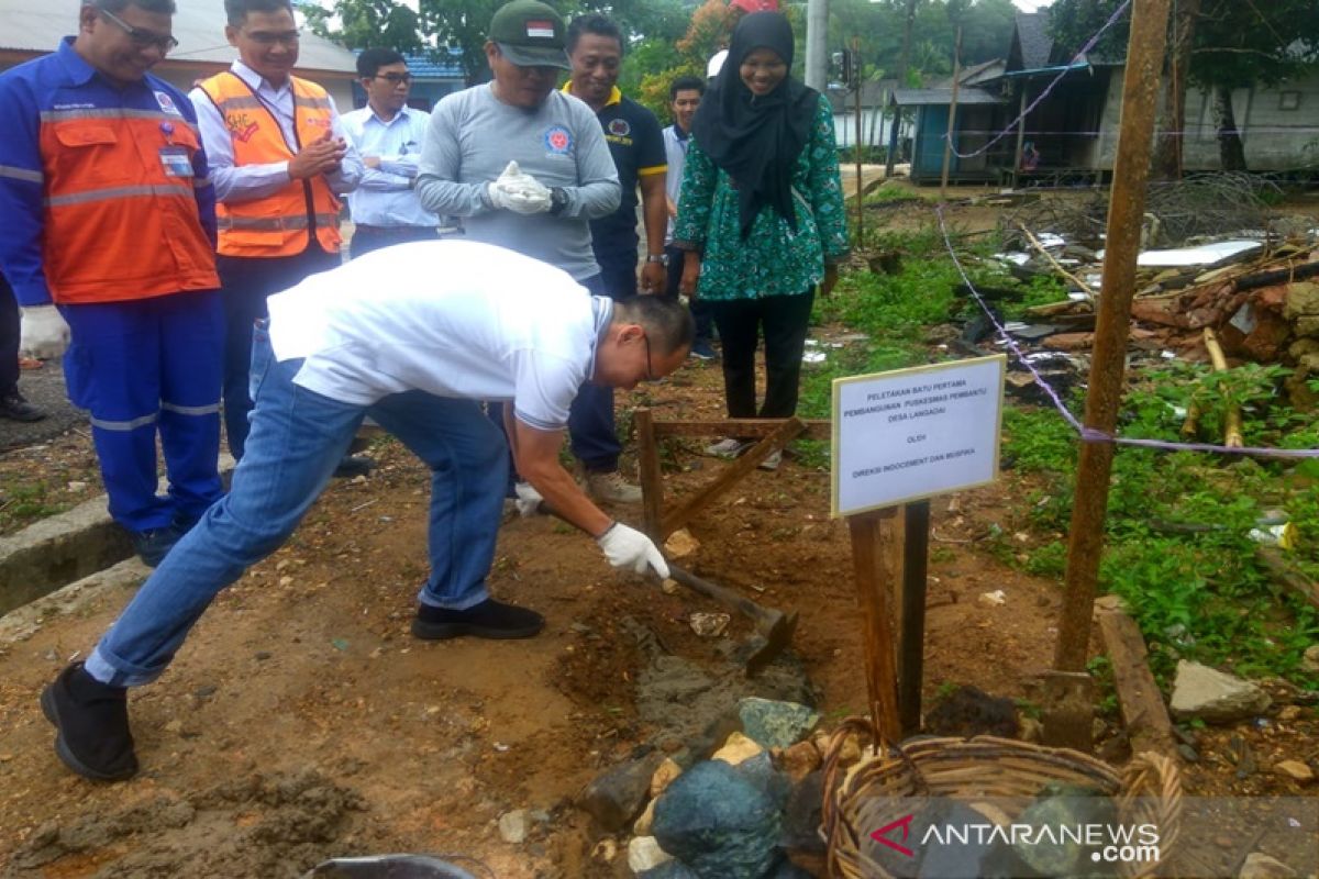 Indocement encourges gotong-royong in Langadai, Kotabaru