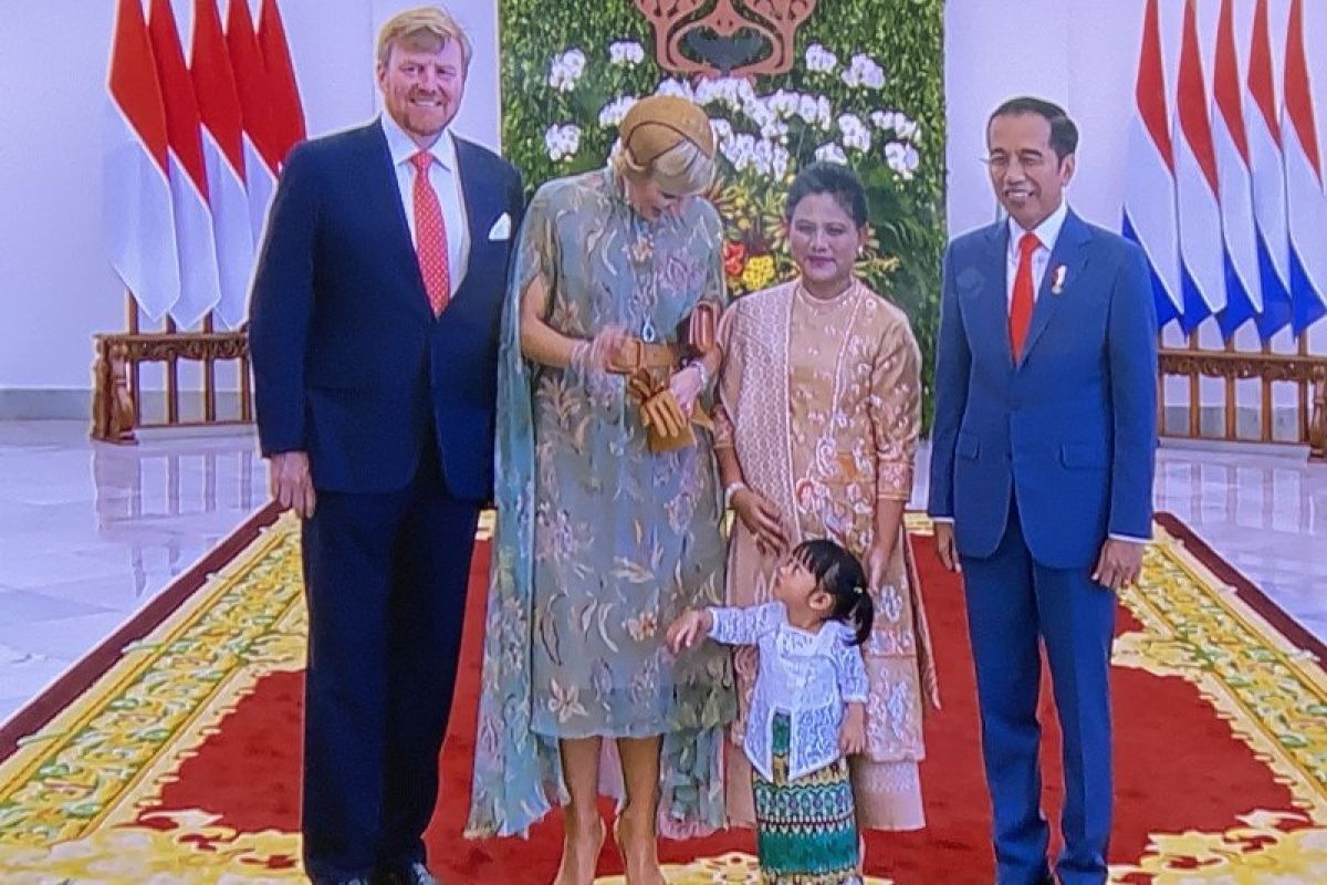 Presiden Joko Widodo ajak sang cucu sambut Raja dan Ratu Belanda