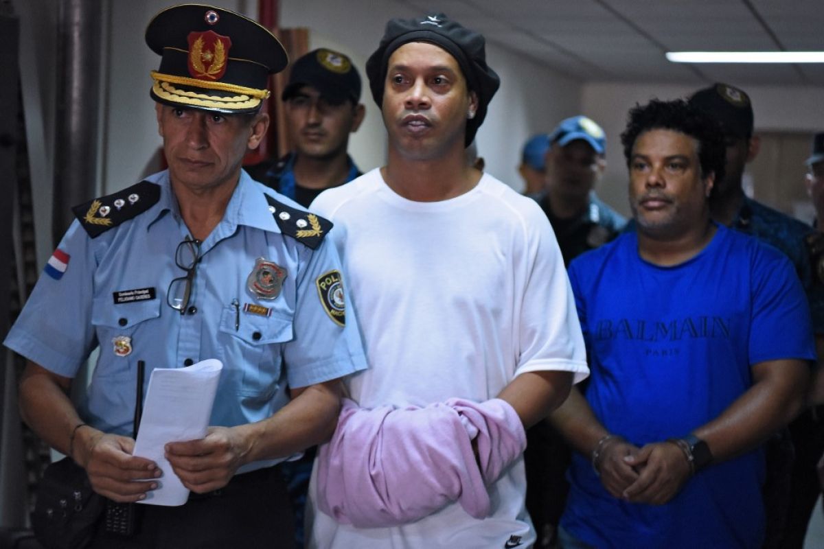 Ronaldinho tetap di penjara setelah hakim Paraguay tolak  jaminan