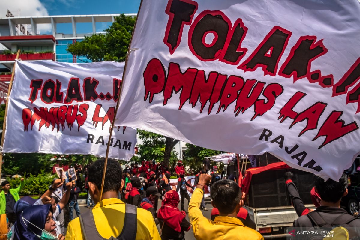 Fraksi PKS sampaikan tiga catatan tolak pembahasan RUU Cipta Kerja