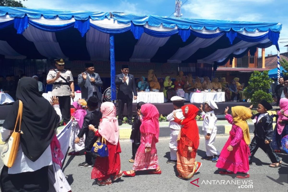 Karnaval budaya meriahkan HUT Madina ke-21