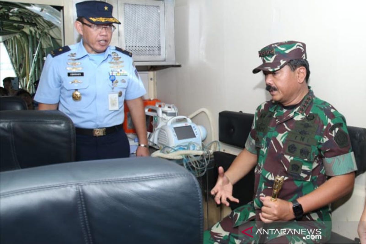 Panglima TNI tinjau kontainer isolasi medik udara TNI AU