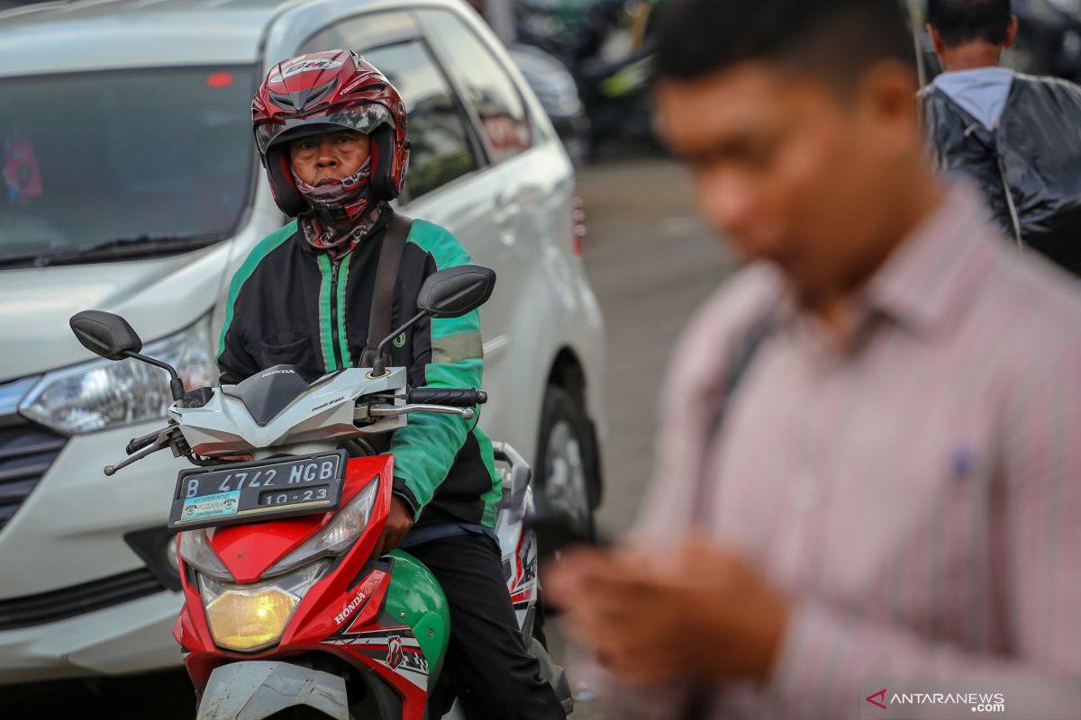 Kemarin, layanan tanpa kontak dari ojol hingga cuci tangan secukupnya