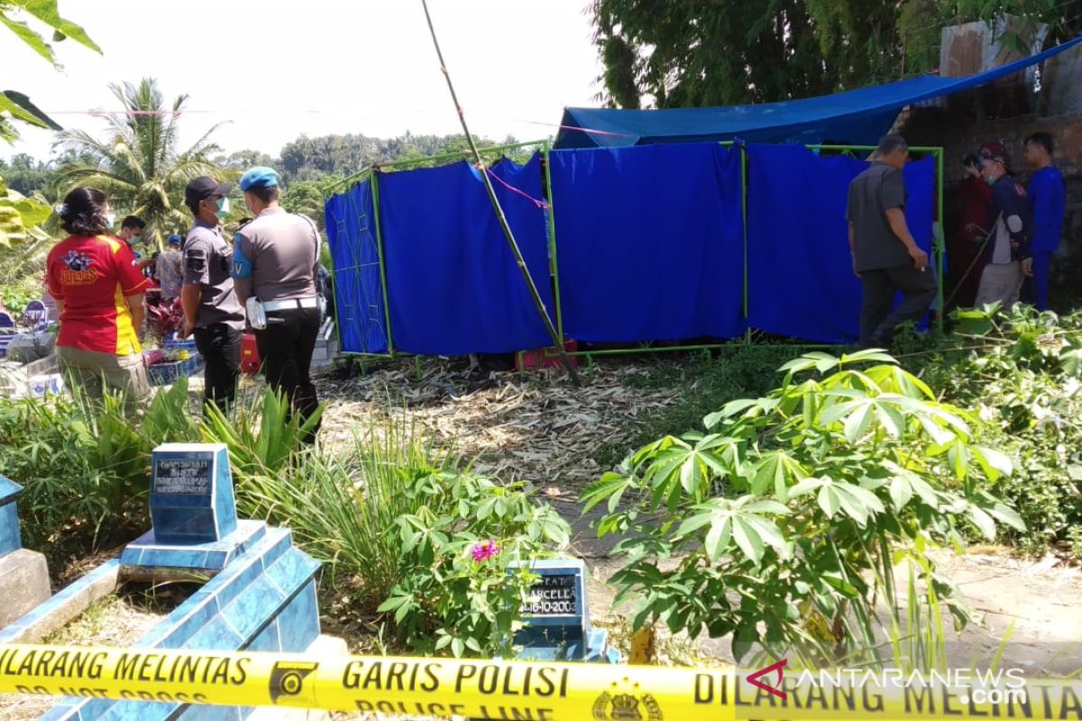 Penyidik Polda Bengkulu bongkar makam korban pembunuhan di Curup Timur