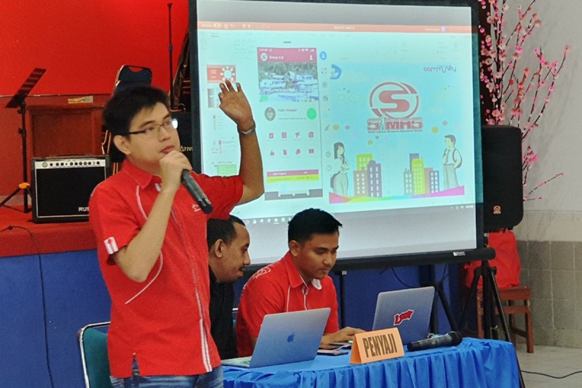 Telkomsel luncurkan aplikasi SIMAS 2.0 di SMA Kalam Kudus Kota Jayapura