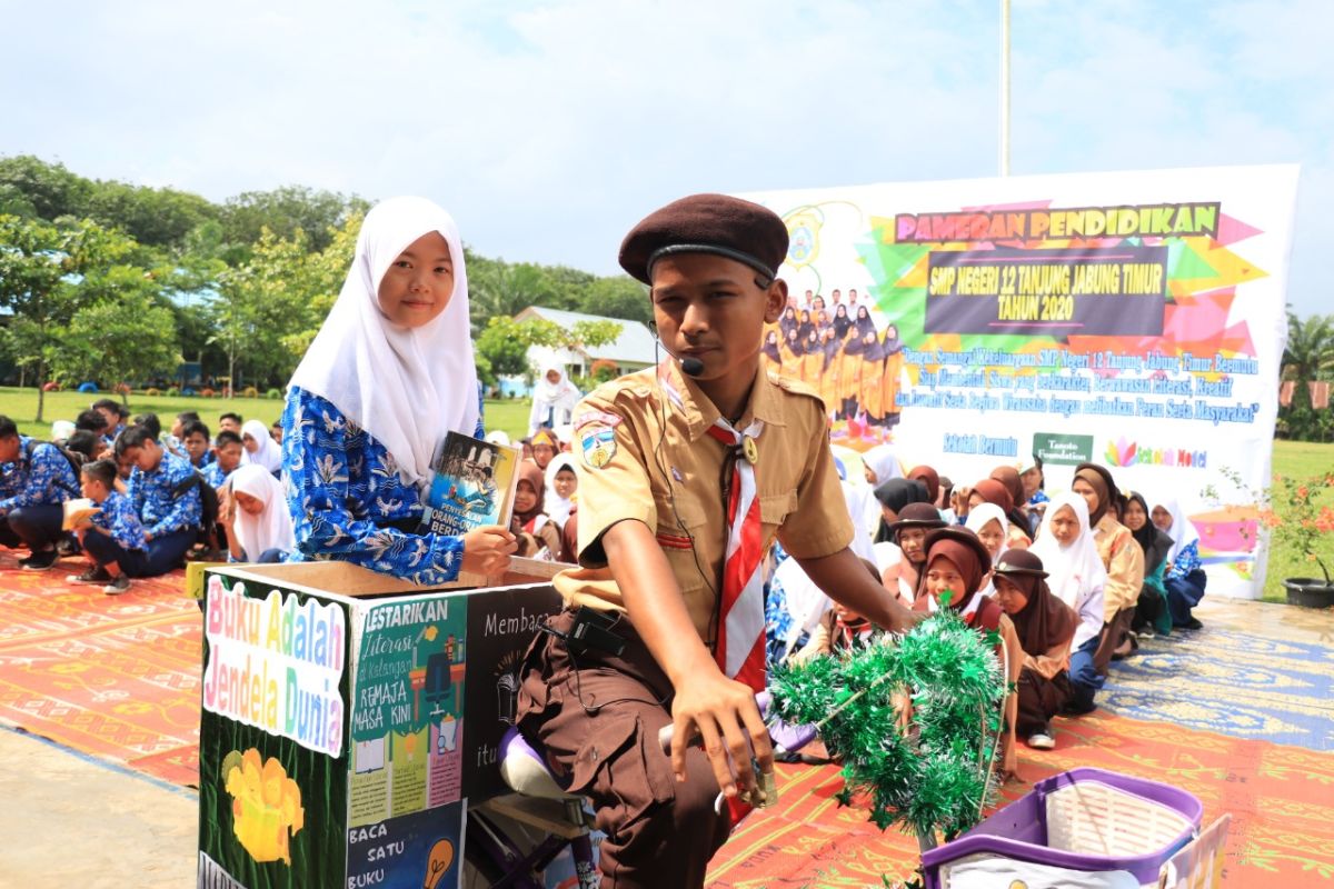 SMP 12 Tanjabbar  kampanyekan budaya membaca dengan 