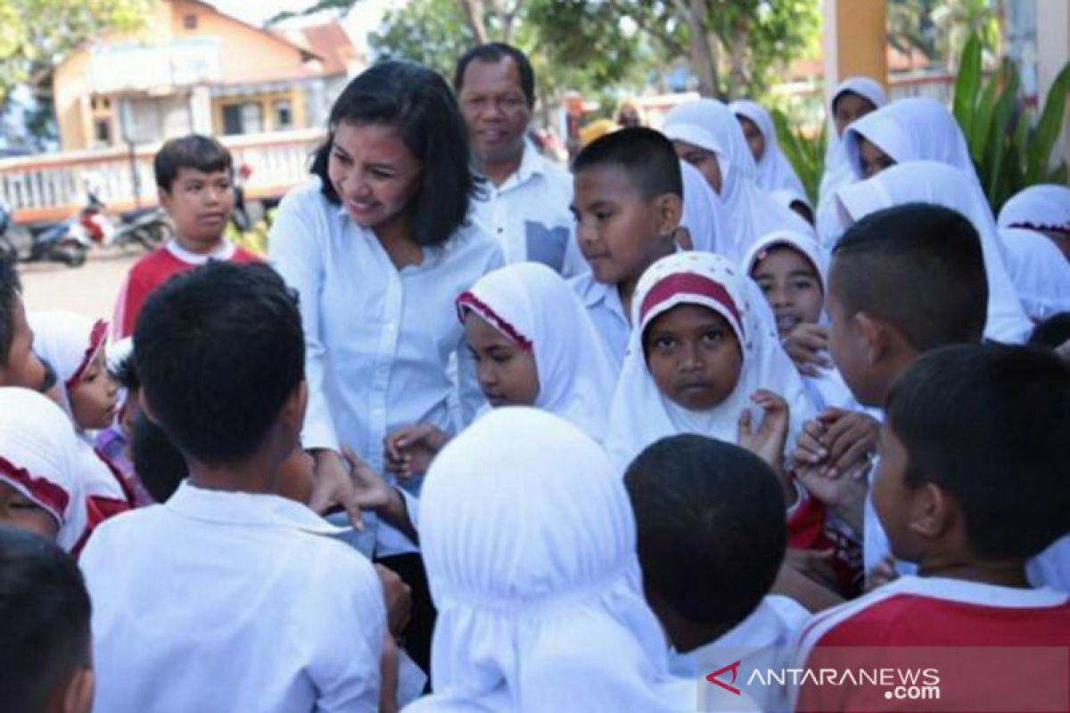 DPR minta Mendikbud pertimbangkan tutup sekolah terkait penyebaran virus