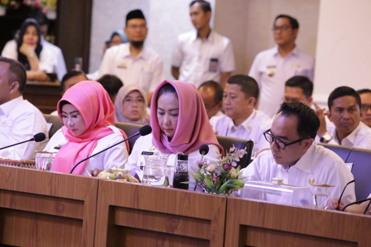 Bupati WInarti hadiri rakor dengan Gubernur Lampung