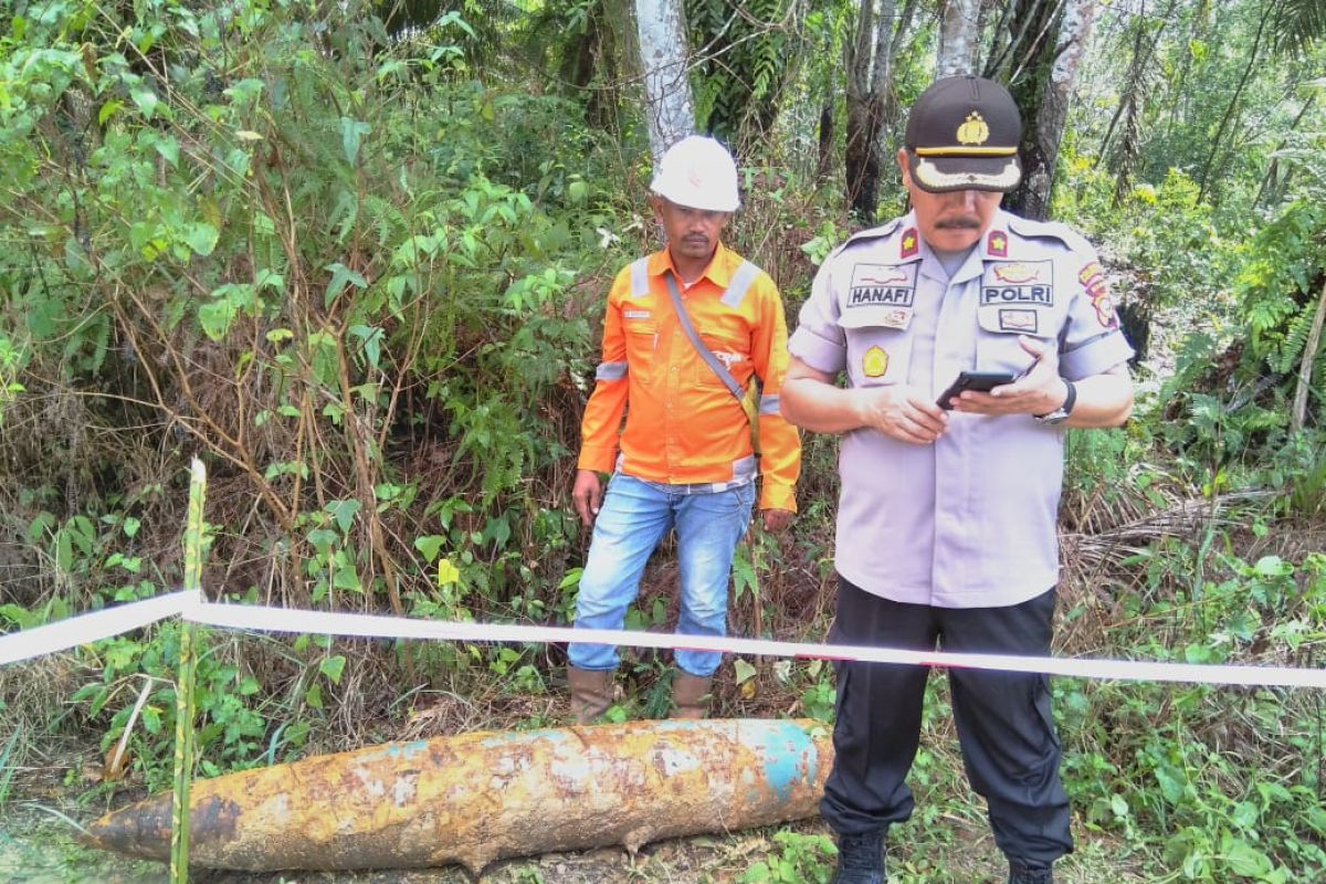 Warga temukan mortir raksasa di Kota Pekanbaru