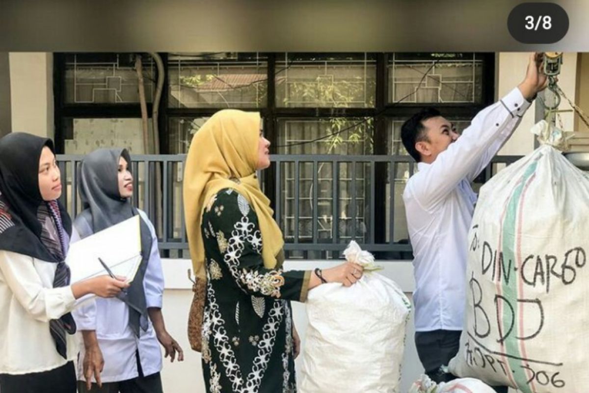 DPRD Banjarmasin sedekah bank sampah untuk anak jalanan