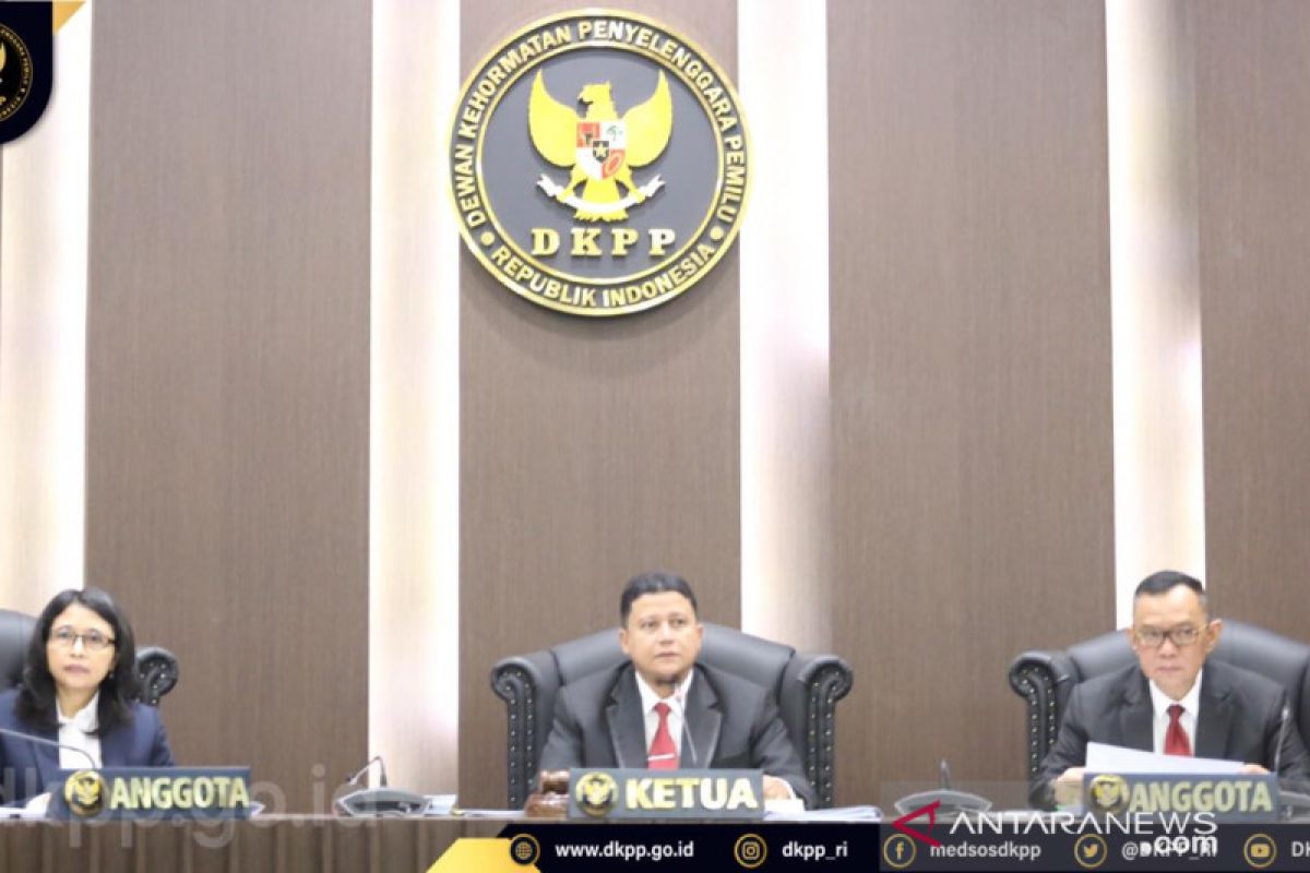 Sidang DKPP mengklirkan rumor anggota KPU RI terima Rp5 miliar