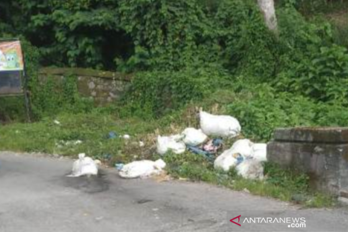 Banyak tempat pembuangan sampah ilegal di Bener Meriah