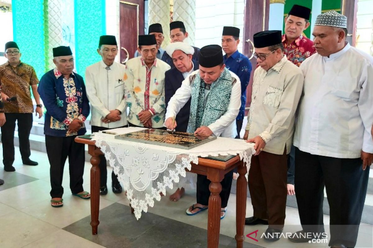 'Makmurkan' rumah ibadah, kata Gubernur Kalteng