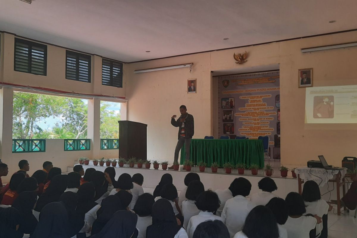 Dinas Kesehatan Kota Ambon sosialisasi COVID-19 di sekolah