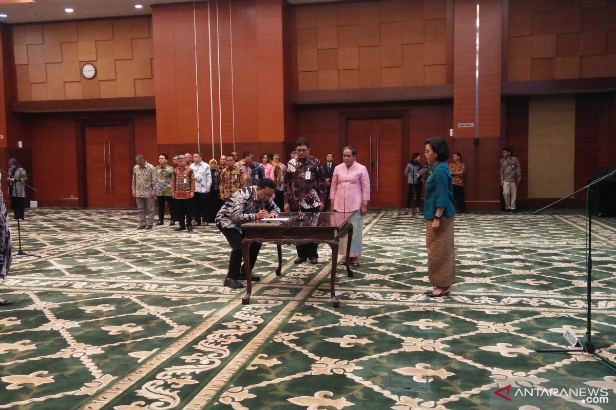 Sri Mulyani minta pejabat Kemenkeu tidak panik dengan penyebaran COVID-19