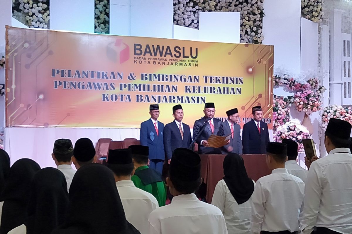 52 Panwas kelurahan Banjarmasin siap kawal Pilkada