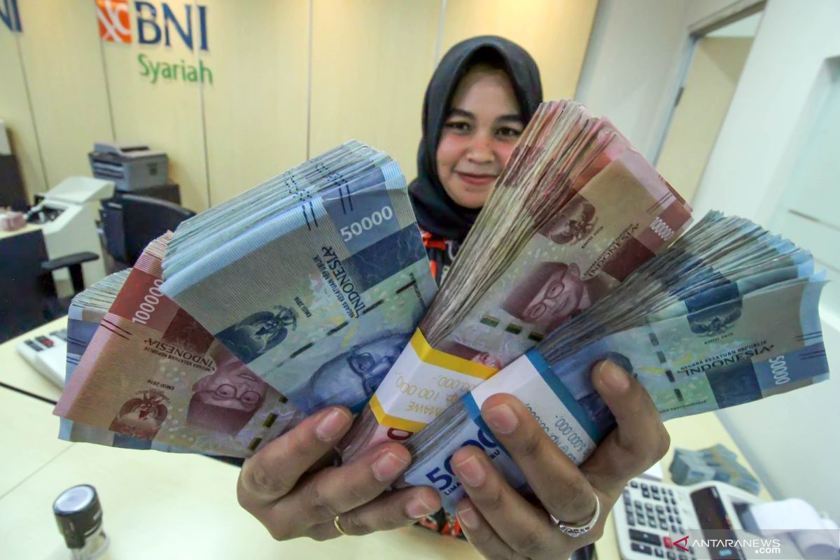 Rupiah Rabu melemah 10 poin, IHSG dibuka menguat tipis 0,33 poin