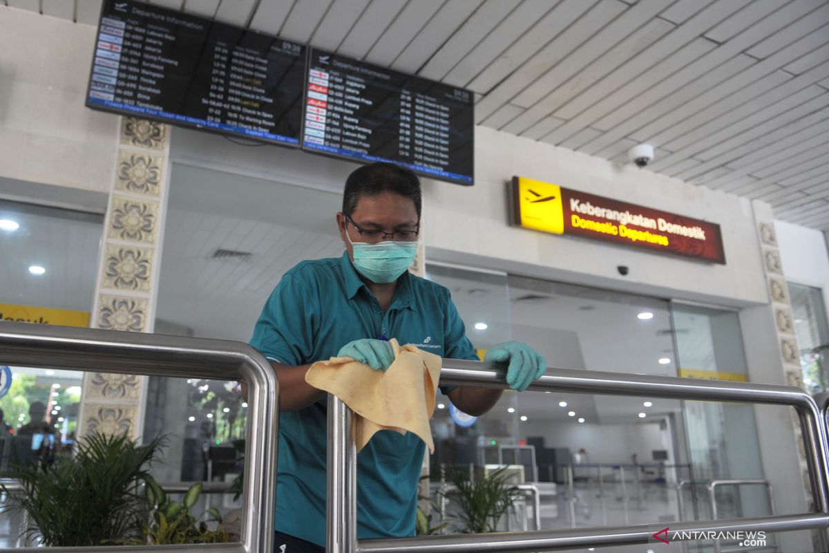 Cegah COVID-19, AP I lakukan pembersihan fasilitas Bandara Ngurah Rai