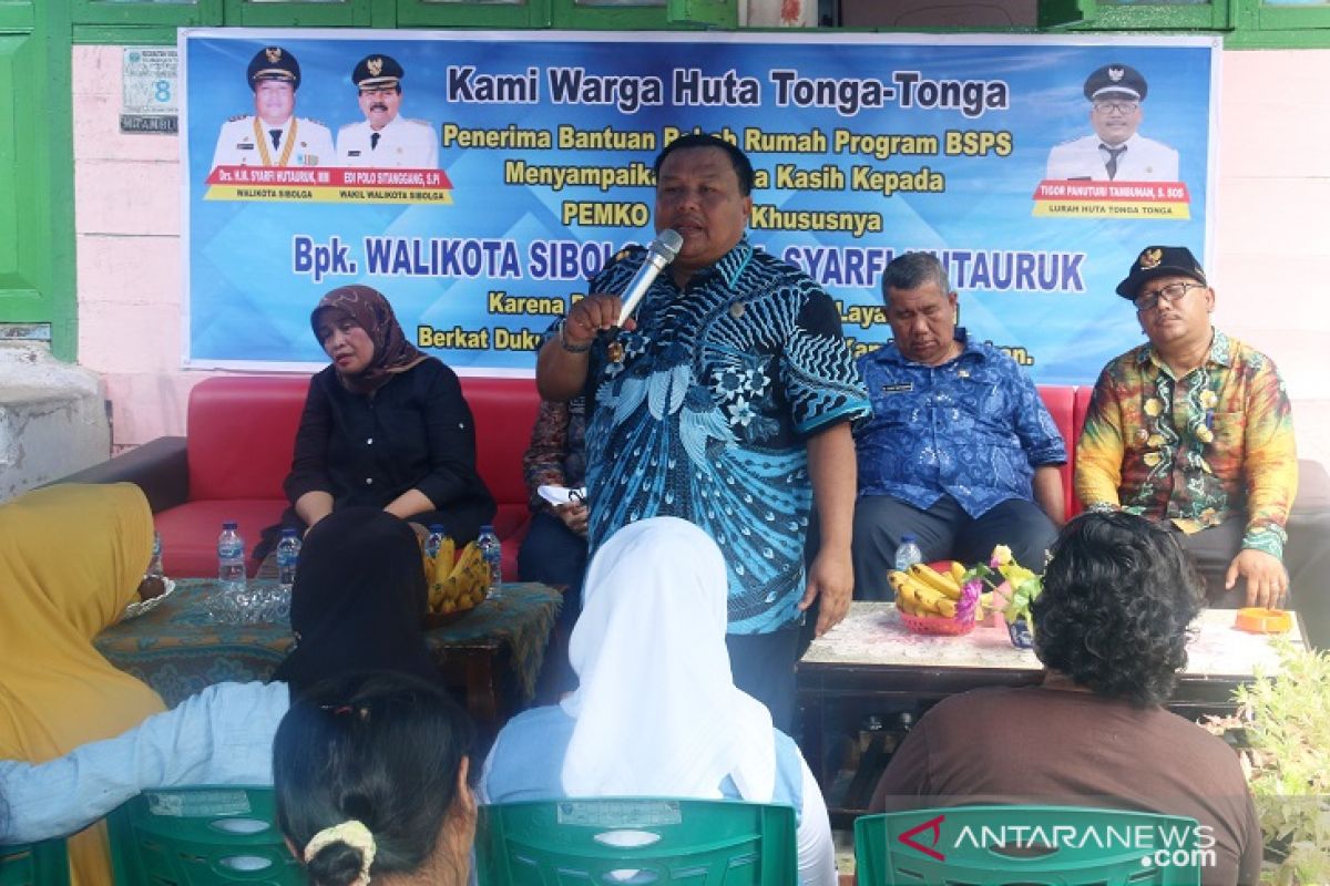 400 rumah di Sibolga selesai dibedah, warga gelar syukuran bersama Wali Kota