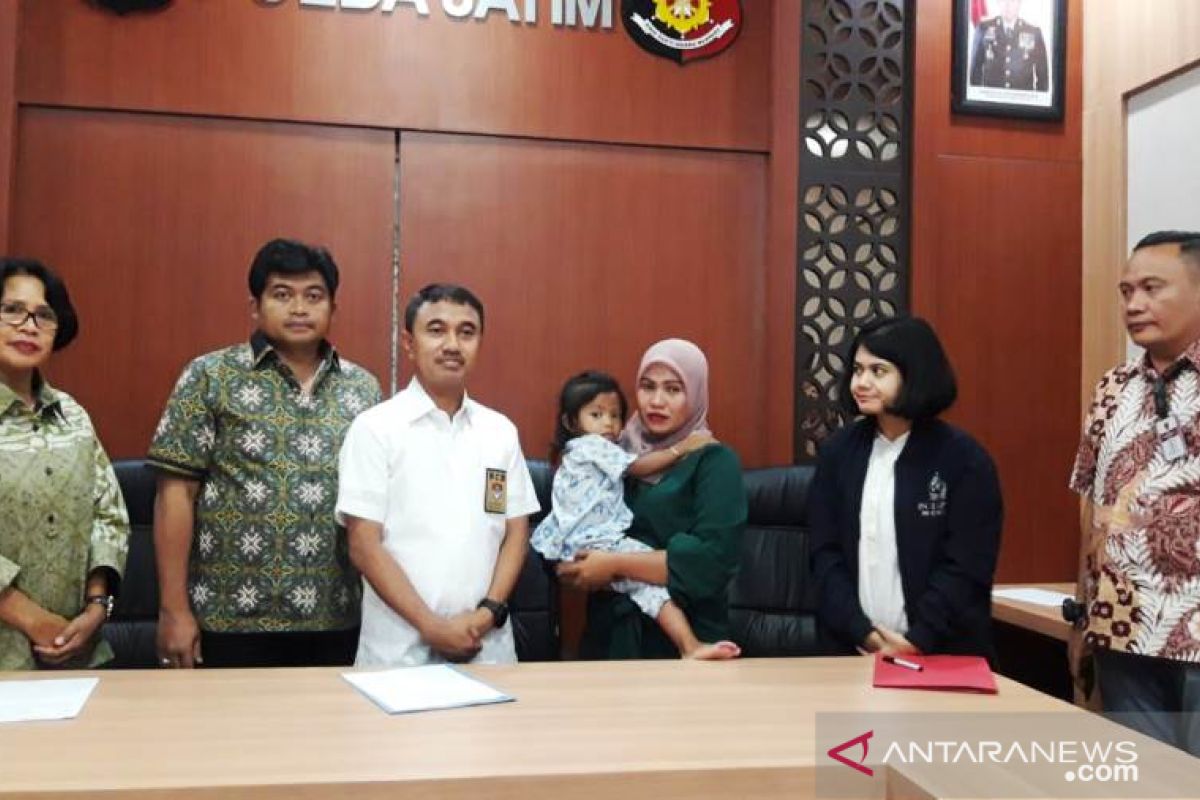 NCB Interpol Indonesia serahkan anak diduga diculik TKI ke ibu kandungnya
