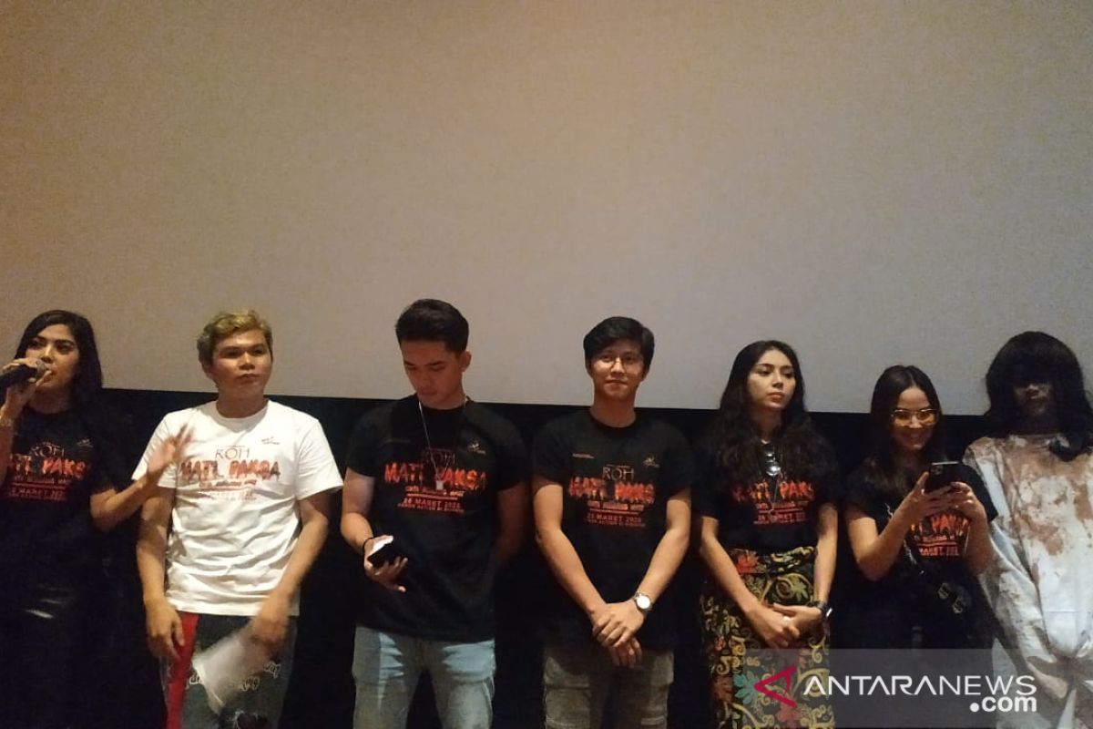 Penyanyi Minang Ratu Sikumbang main film horor Roh Mati Paksa Cinta Berujung Maut