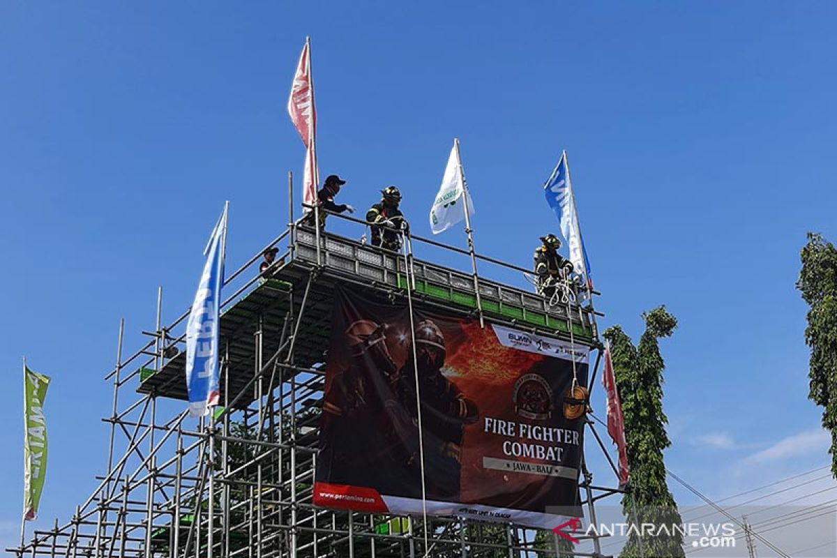 Tim Damkar se-Jawa dan Bali adu tangkas di Cilacap