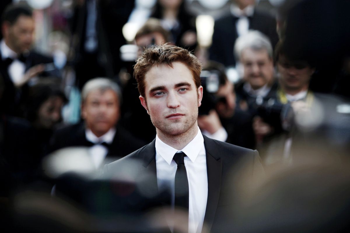Kemarin,aktor  Robert Pattinson positif COVID-19 hingga 35 tahun Mario Bros