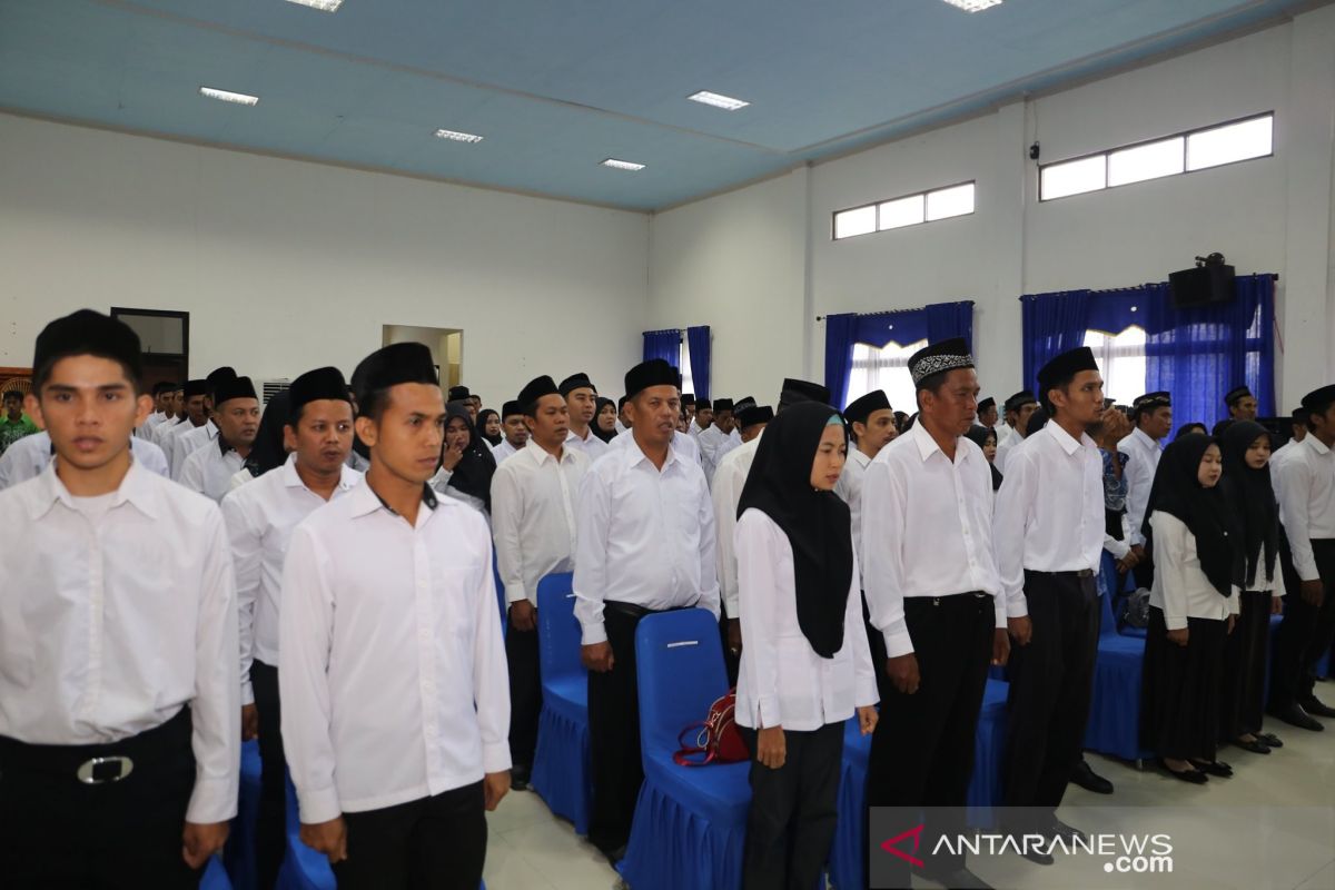 106 anggota Panitia Pengawas Kelurahan dan Desa HSS dilantik