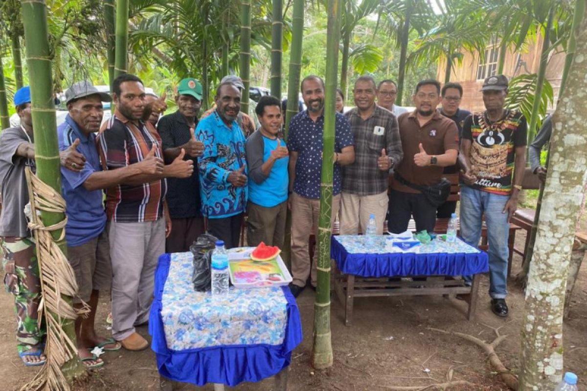 Direktur Intelkam Polda Papua bertemu dengan tokoh adat di Keerom
