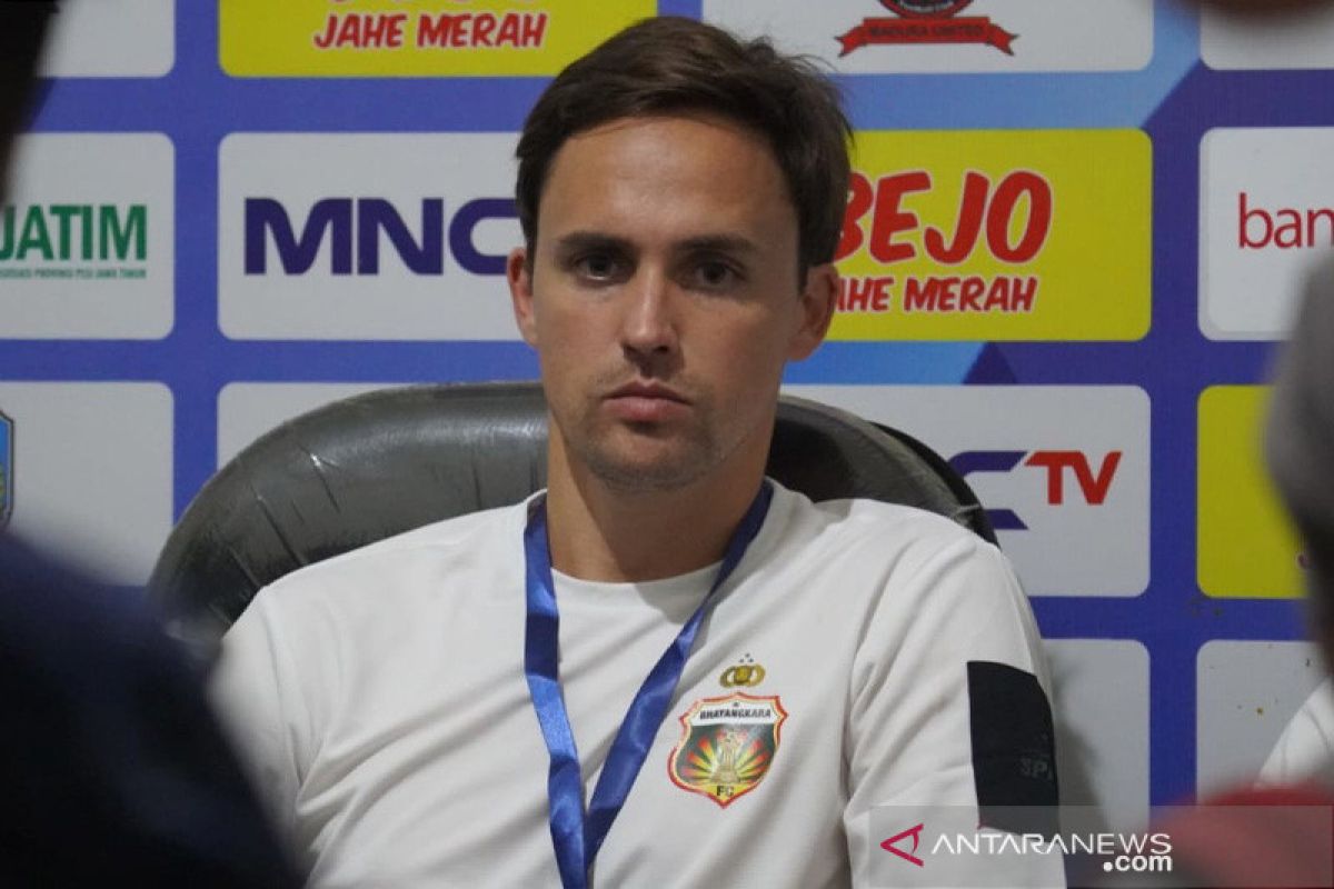 Pelatih Bhayangkara FC Paul Munster  nilai Persipura Jayapura tim yang bagus