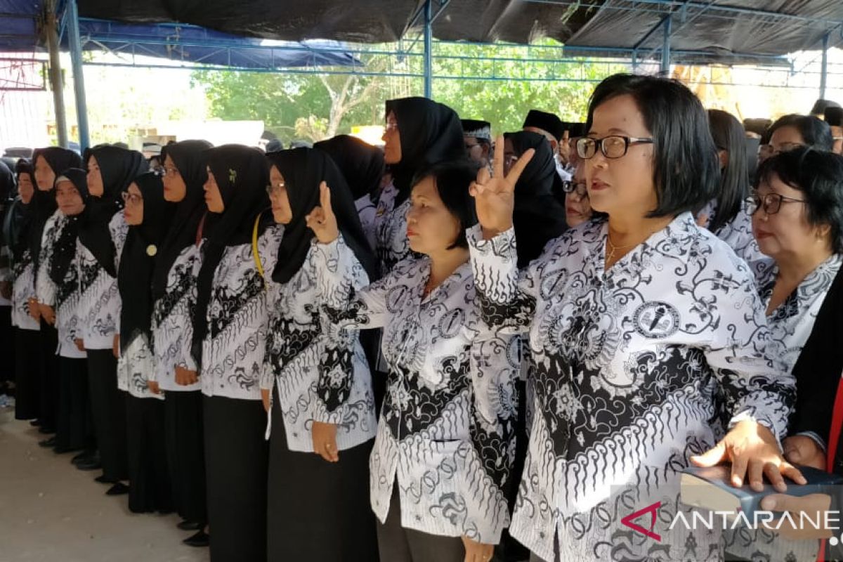 500 kepala sekolah di Parigi Moutong di ambil sumpah