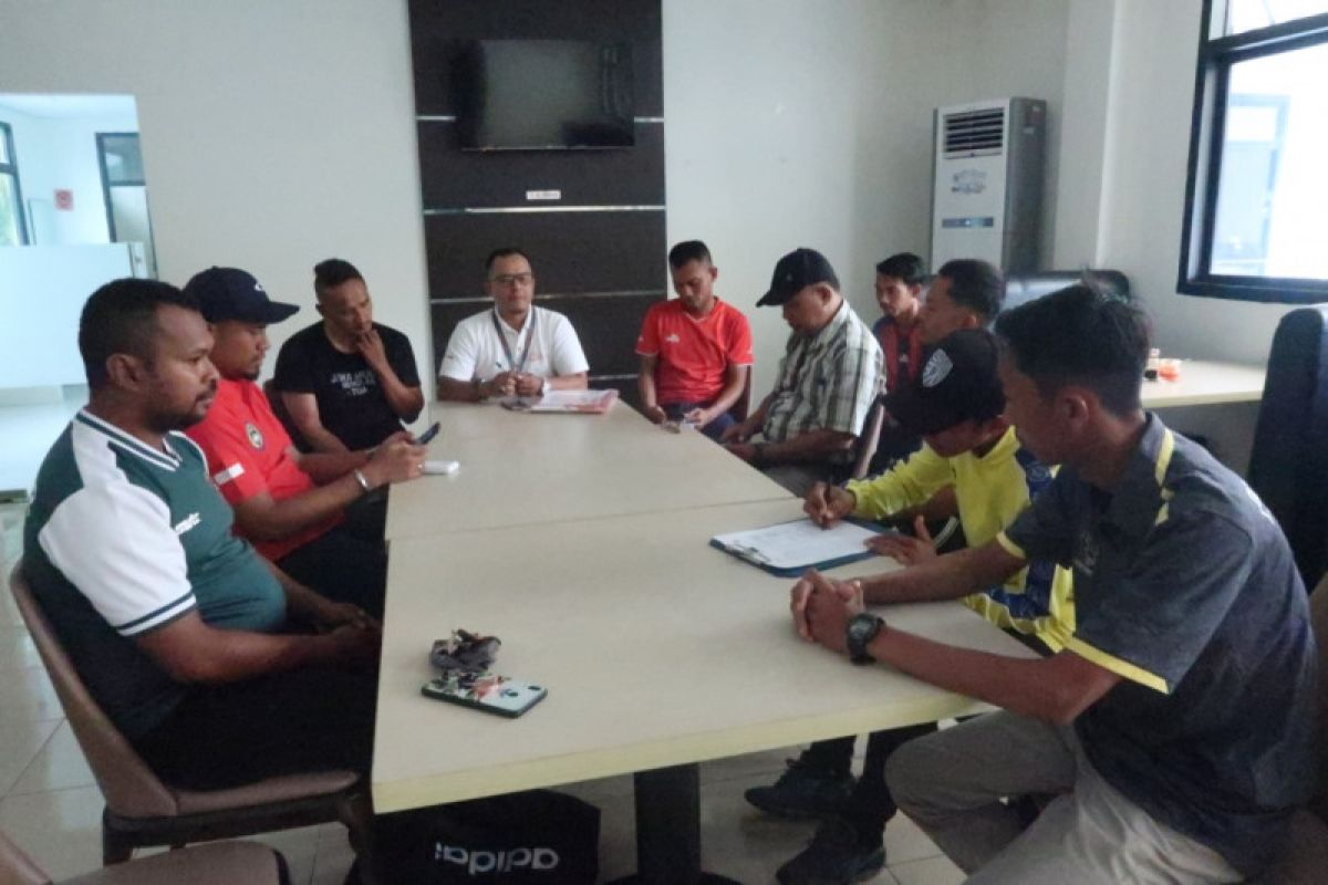 Pengawas pertandingan rapat darurat dengan dua tim liga 2 di Biak Numfor