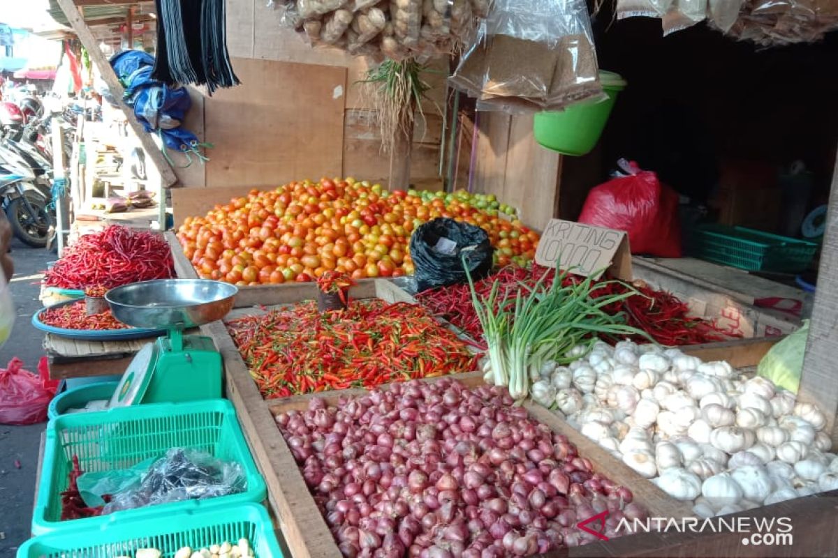 Harga cabai merah di pasar tradisional Ambon anjlok