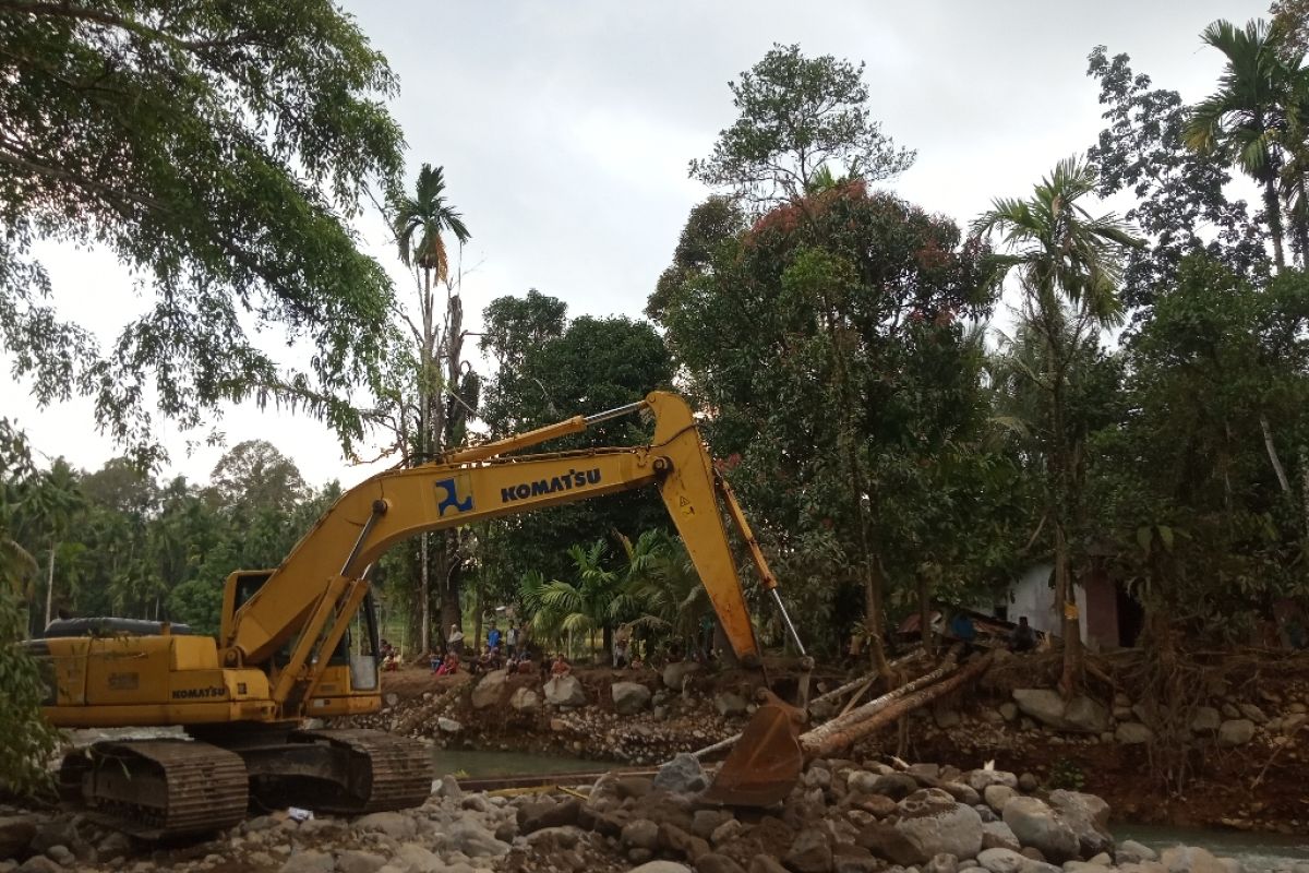 Pascabanjir bandang, Pemkab Agam bangun dua jembatan darurat permudah akses warga (Video)