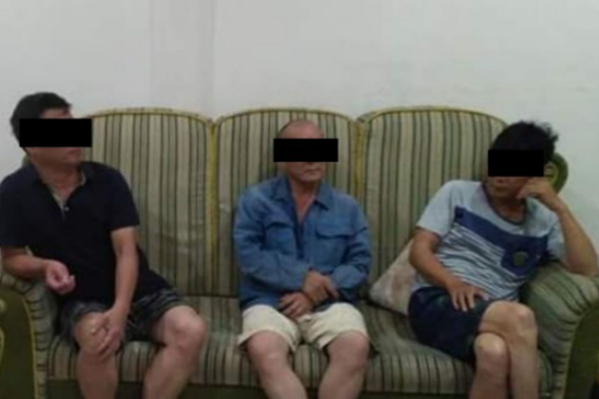 Pemkab Mitra tangkap tiga WNA Tiongkok