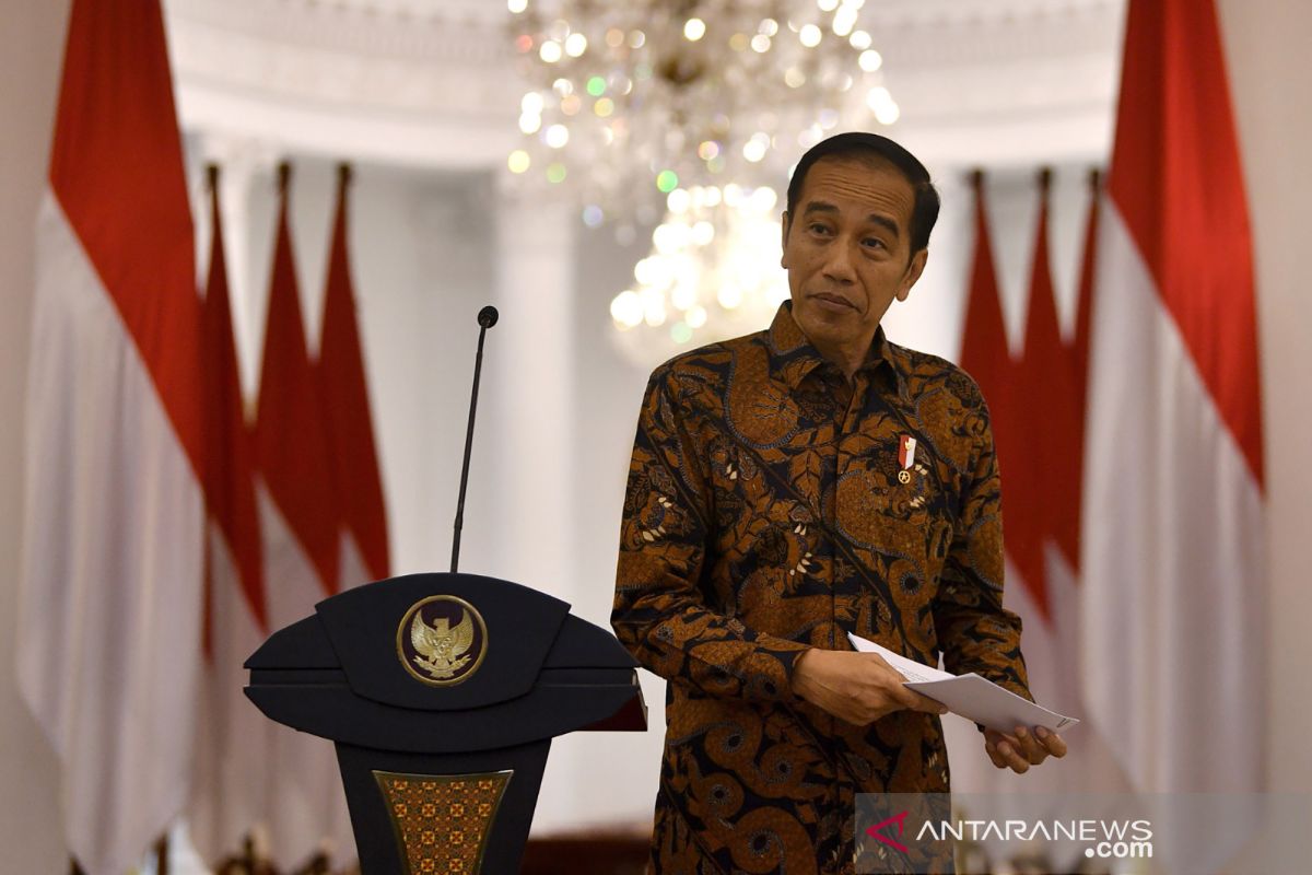 Masifnya penyebaran COVID-19, Jokowi: Kita bekerja, belajar dan beribadah di rumah