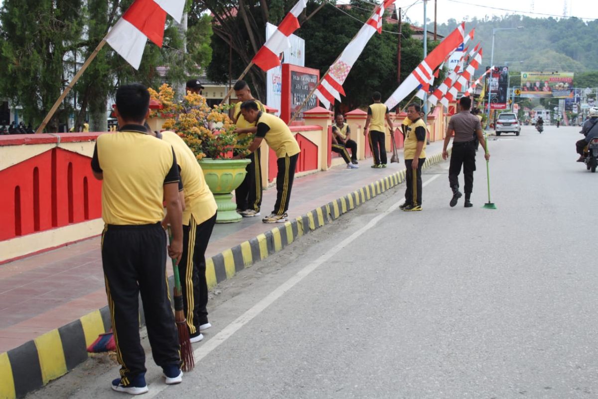 Kapolres Poso imbau warga tak panik hadapi isu corona