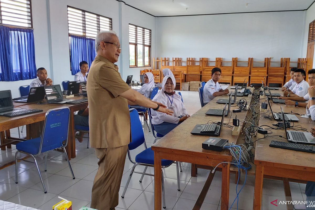 Panitia  UNBK siapkan antiseptik cegah Covid-19 untuk  peserta ujian nasional