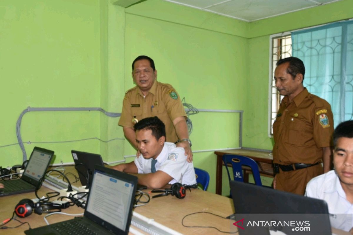 Wali Kota Padangsidimpuan tinjau persiapan UNBK