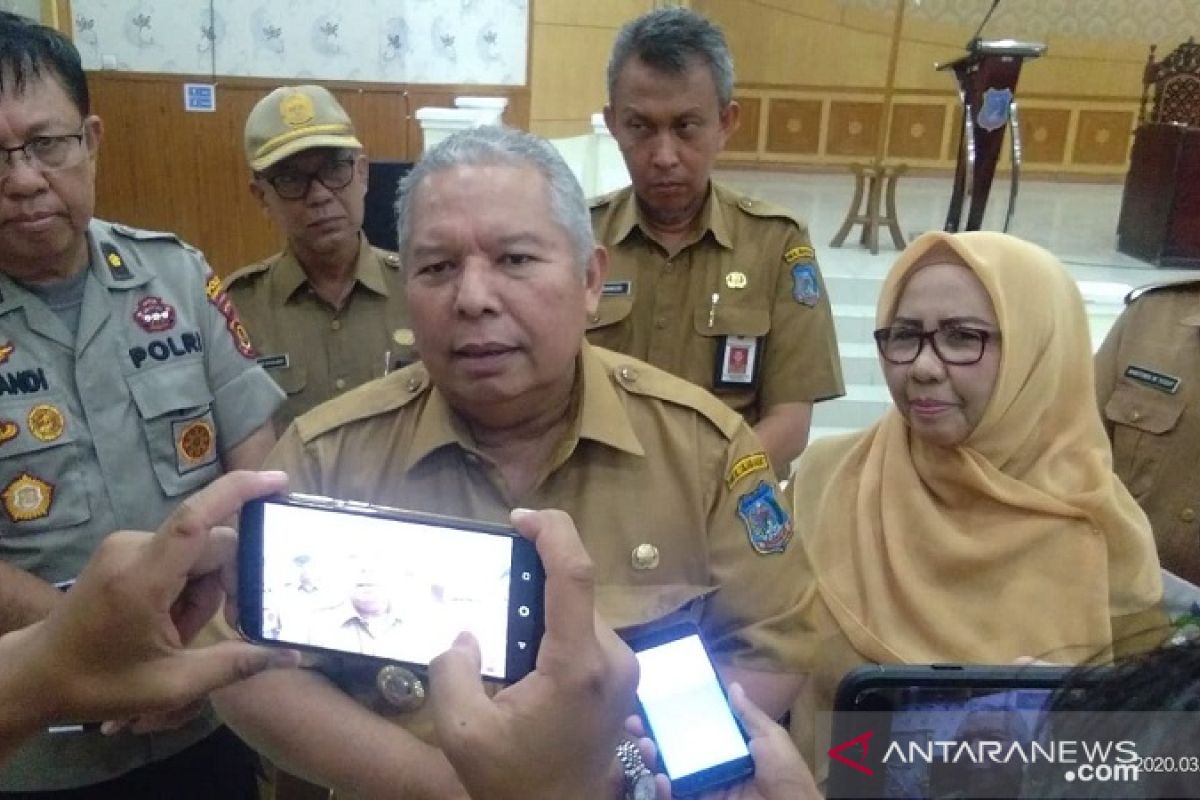 Tanjabbar awasi jalur pelabuhan antisipasi COVID-19