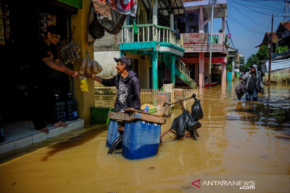 Banjir dengan ketinggian air hingga 250 cm rendam ribuan rumah di Baleendah Bandung