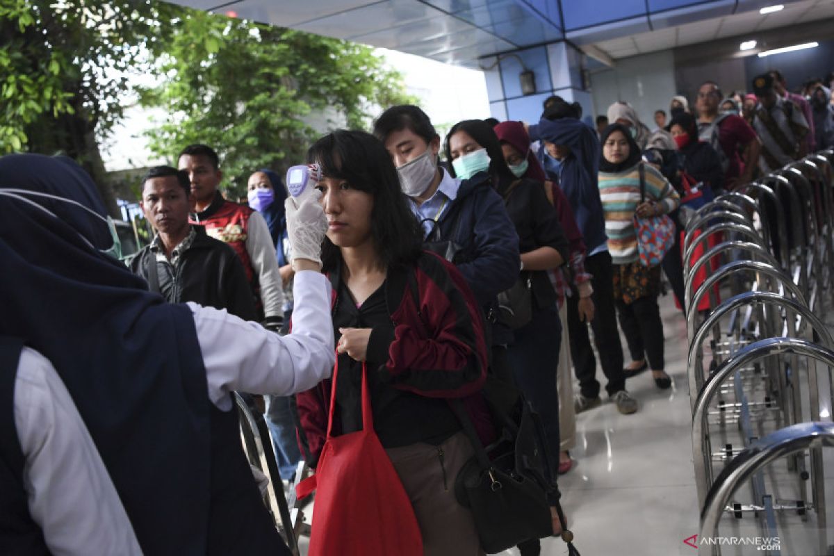 Imbauan jaga jarak, KCI  tambah dua pemberangkatan kereta KRL