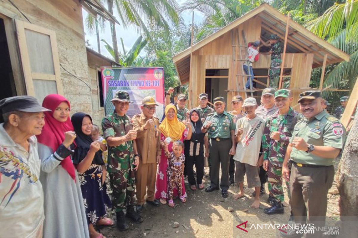 Tentara bangun jalan penghubung antardaerah terpencil di HST