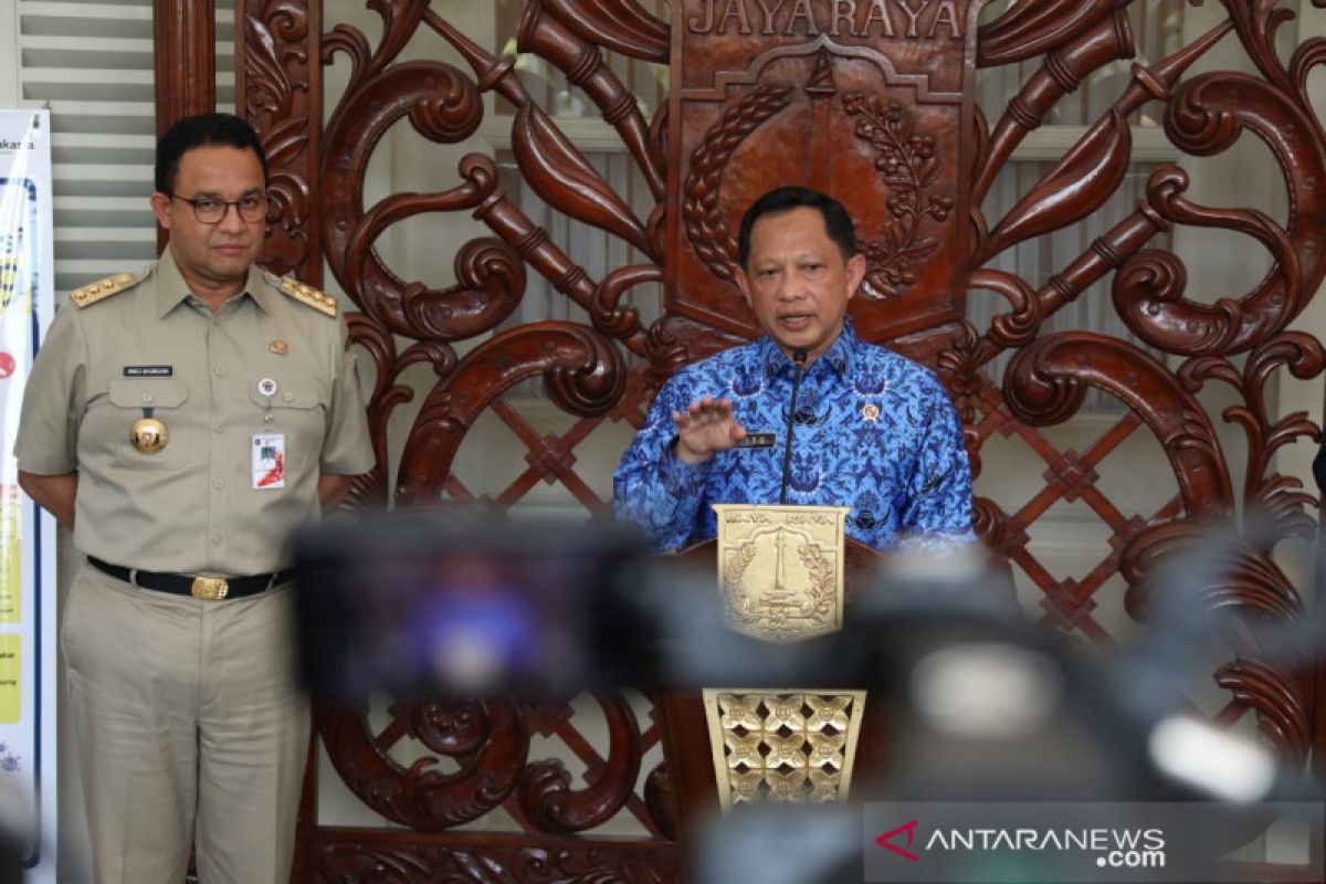 Mendagri tegaskan keputusan "lockdown" di tangan pemerintah pusat