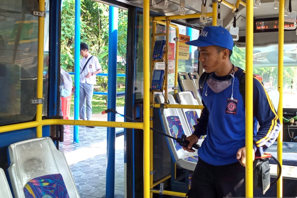 Cegah corona, T erminal Bus Banda Aceh disemprot disinfektan