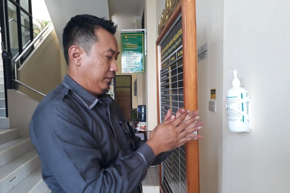 PN Tanjungkarang berlakukan satu pintu cegah penularan Covid-19